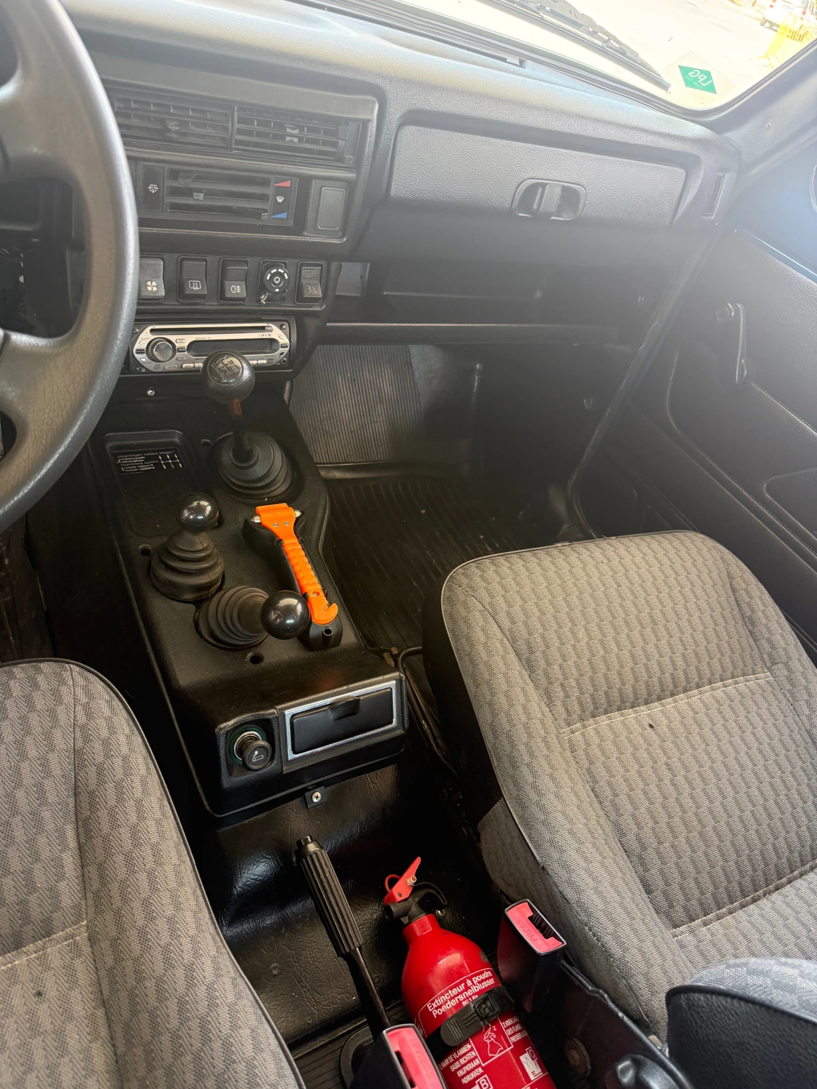 Lada Niva 1.7i 66.000 км , снимка 7 - Автомобили и джипове - 55397979