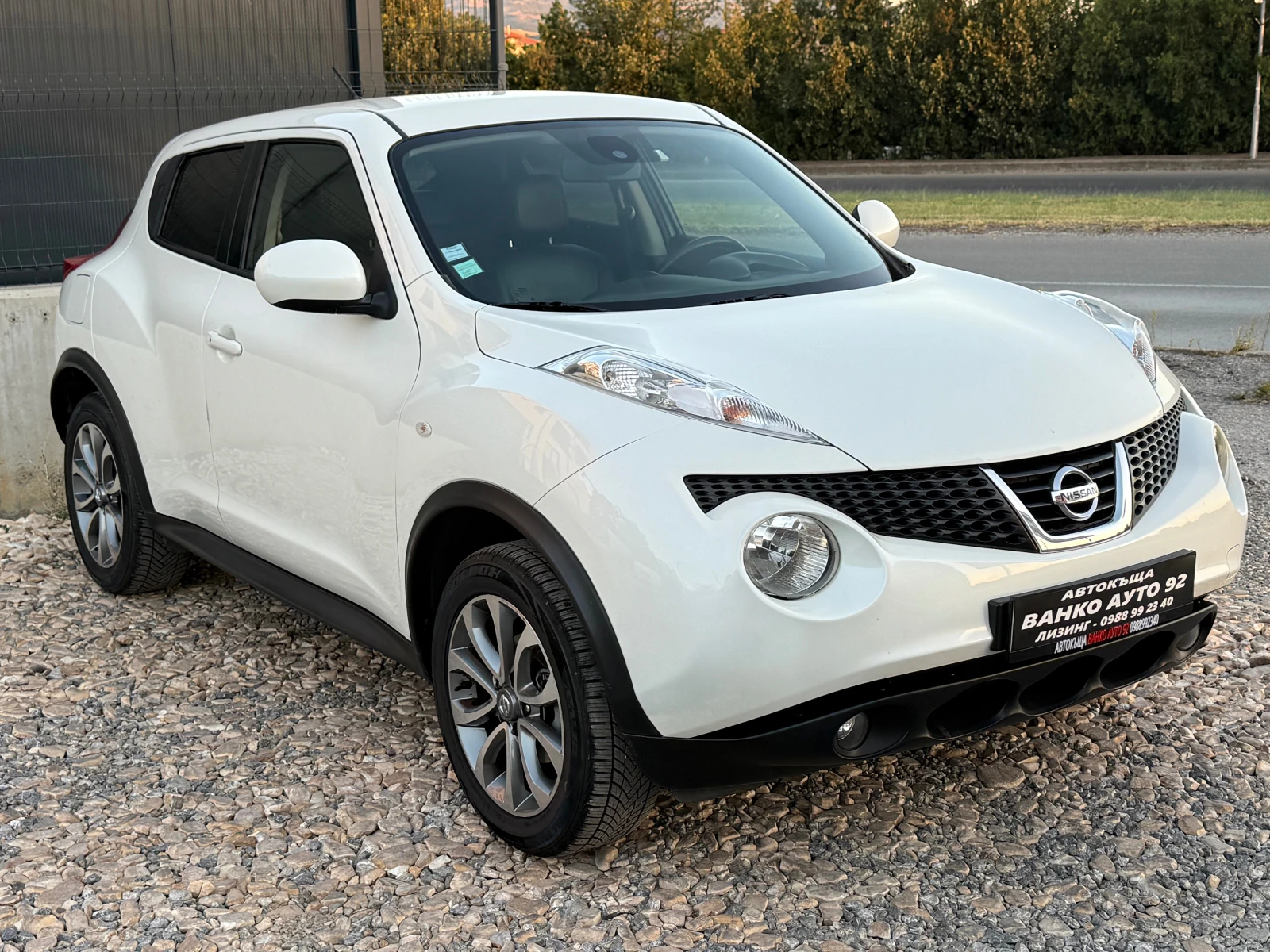 Nissan Juke TEKNA изпълнение, снимка 3 - Автомобили и джипове - 56020345