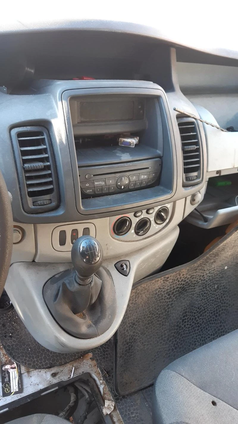 Renault Trafic 2.0d.68783km, снимка 9 - Бусове и автобуси - 35783058