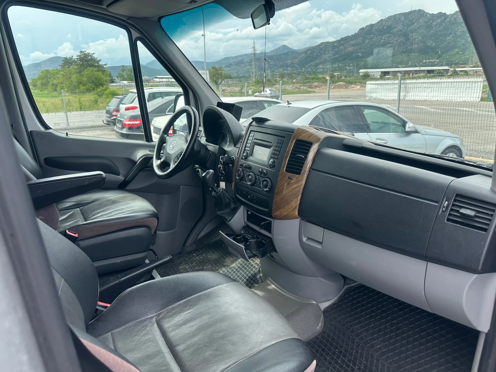 VW Crafter 2.0TDI* 163к.с* 9МЕСТЕН* ДЪЛГА БАЗА* ПЕЧКА* КАМЕРА - изображение 10