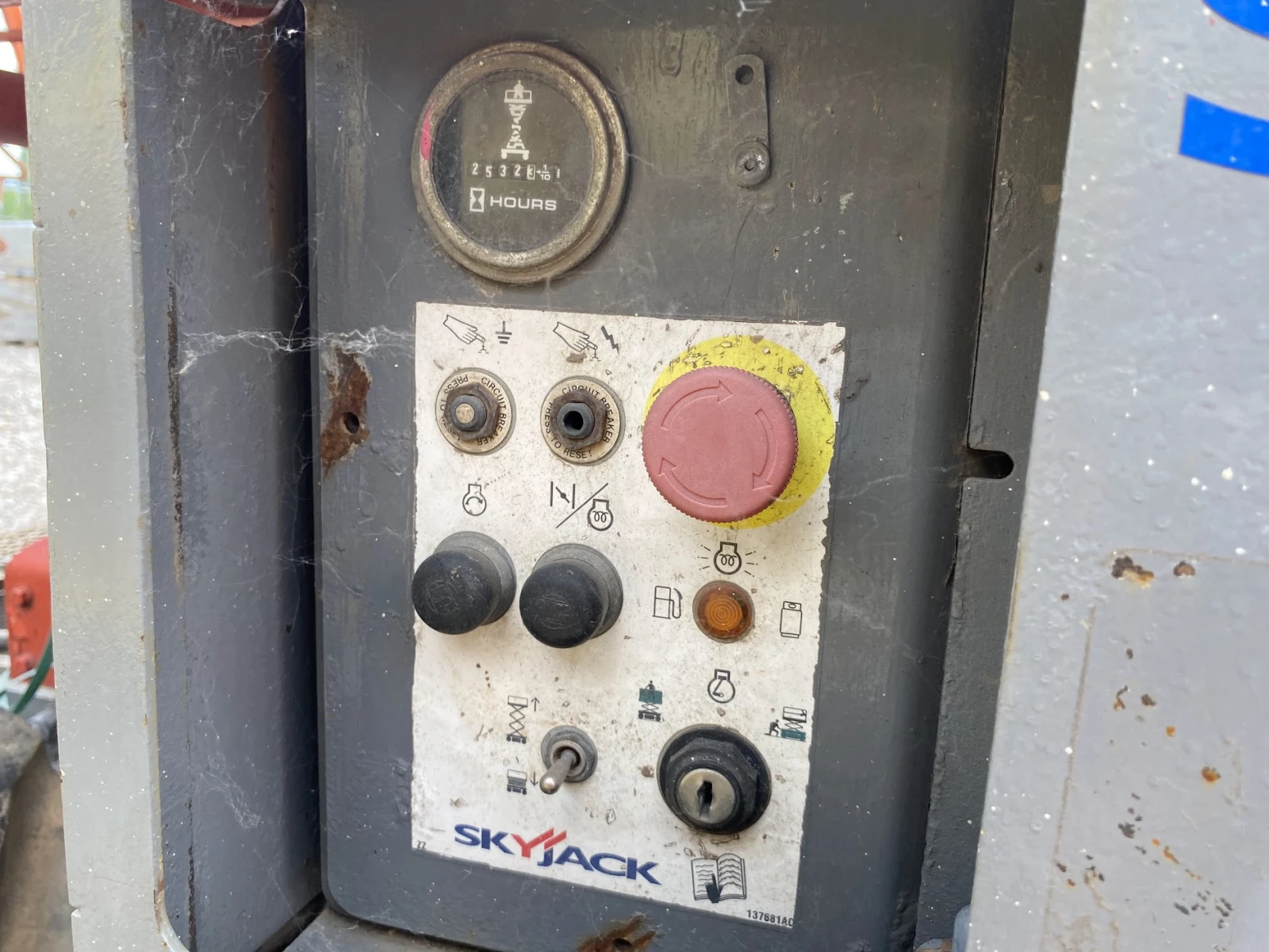 Автовишка Друга марка Skyjack SJ6826RT - изображение 9