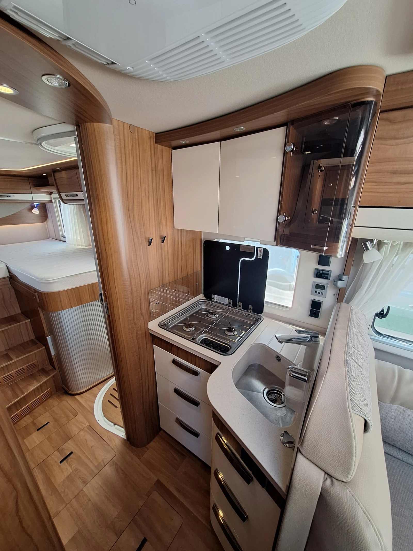 Кемпер HYMER / ERIBA B 678, снимка 11 - Каравани и кемпери - 54420576