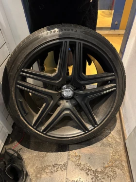        285/35R22  Mercedes-Benz GL