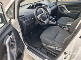 Toyota Verso 2.0D-4D Навигация, Панорама, 7 местна Фулл екстри , снимка 9