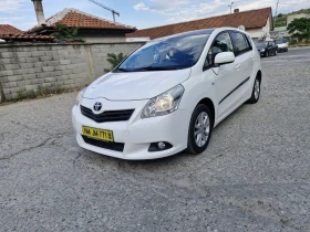 Toyota Verso 2.0D-4D Навигация, Панорама, 7 местна Фулл екстри , снимка 1