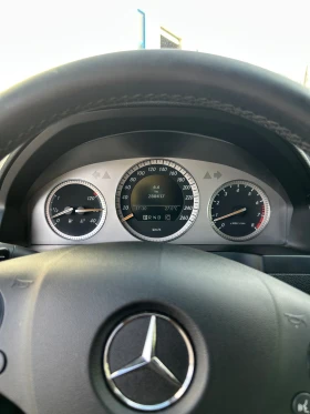 Обява за продажба на Mercedes-Benz C 230 2.5i/204hp/AMG ~12 700 лв. - изображение 10