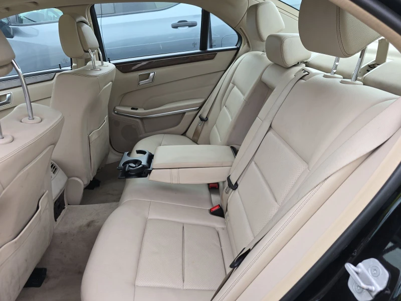 Mercedes-Benz E 350 Подгрев* Keyless* Harman/kardon, снимка 11 - Автомобили и джипове - 48044137