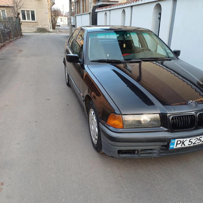 BMW 318, снимка 13 - Автомобили и джипове - 48393499