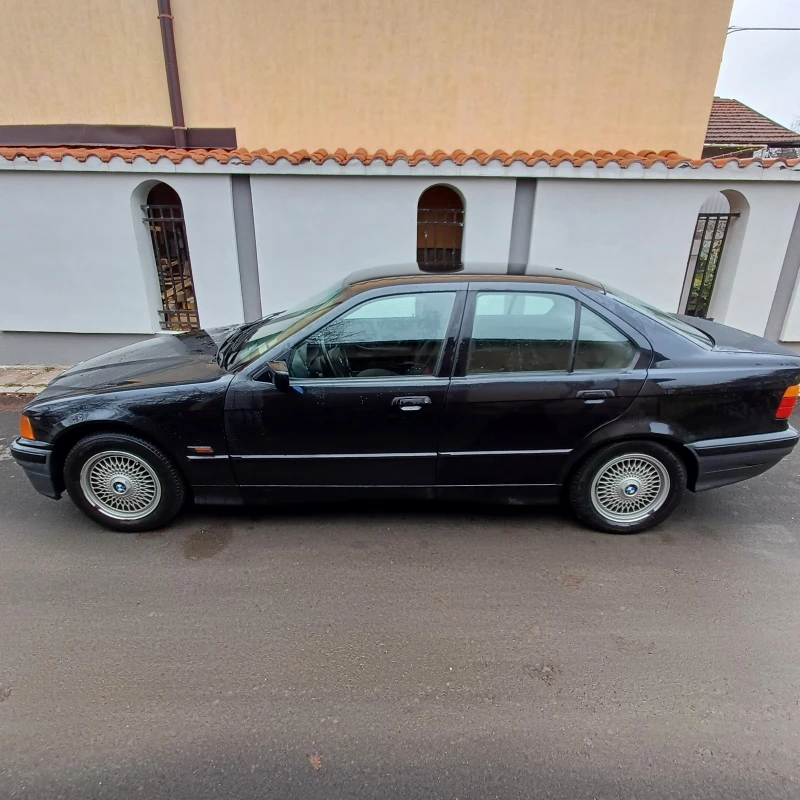 BMW 318, снимка 1 - Автомобили и джипове - 48393499