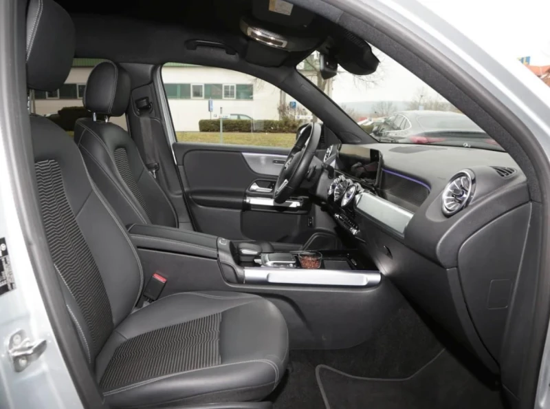 Mercedes-Benz EQB 250 Night Distr Kamera, снимка 8 - Автомобили и джипове - 52662980