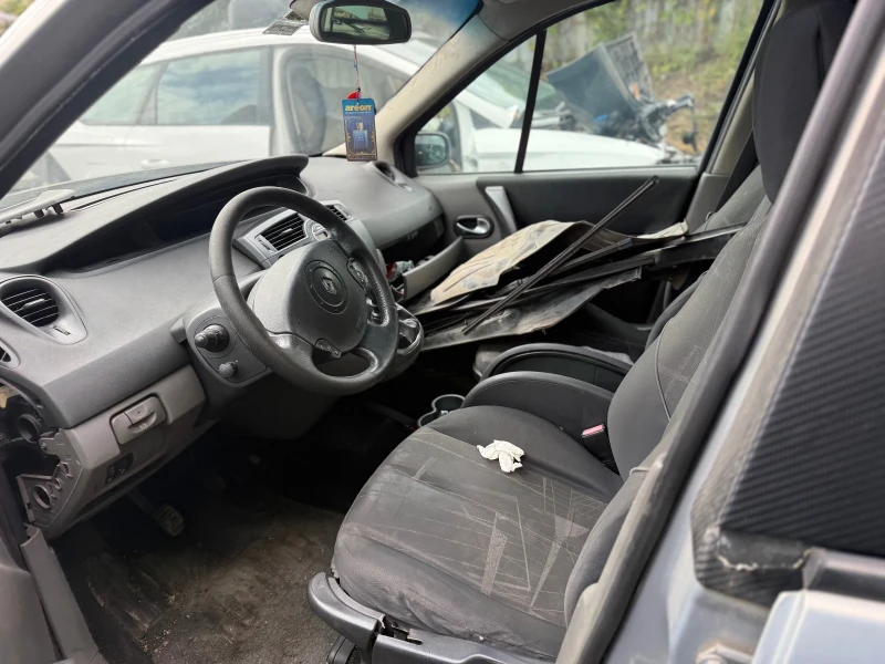 Renault Scenic, снимка 7 - Автомобили и джипове - 52009450