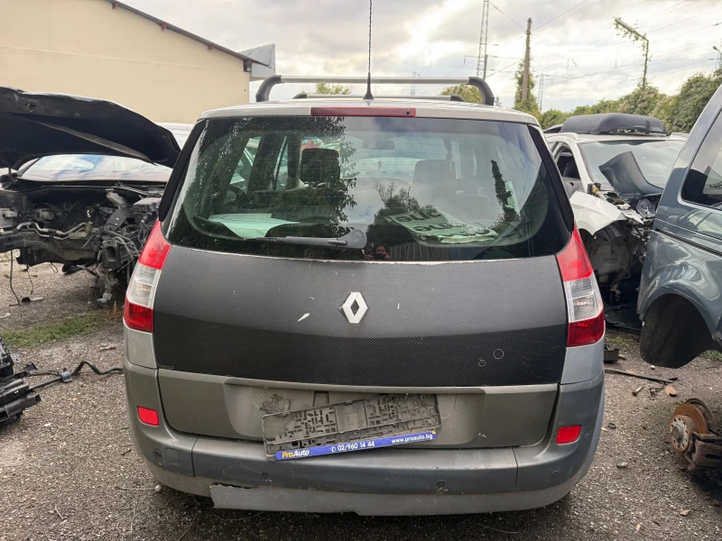 Renault Scenic, снимка 4 - Автомобили и джипове - 52009450