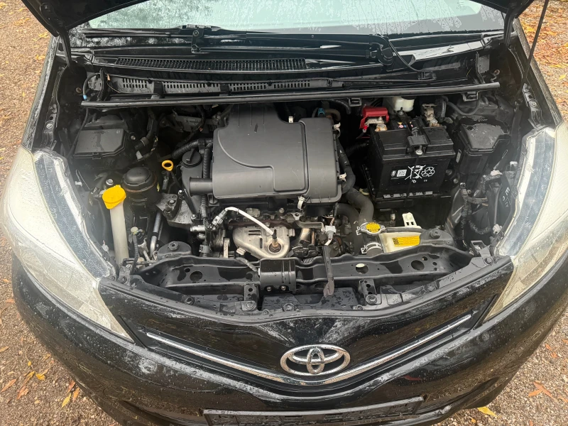 Toyota Yaris 1.0 VVTI, снимка 17 - Автомобили и джипове - 52322293