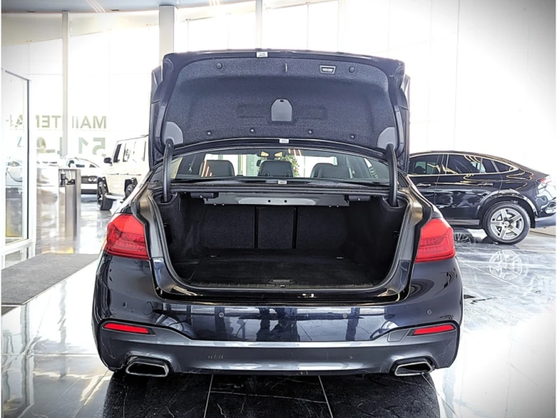 BMW 530E  xDrive* M Pack* Без инциденти* Keyless* Подгрев, снимка 8 - Автомобили и джипове - 52788794