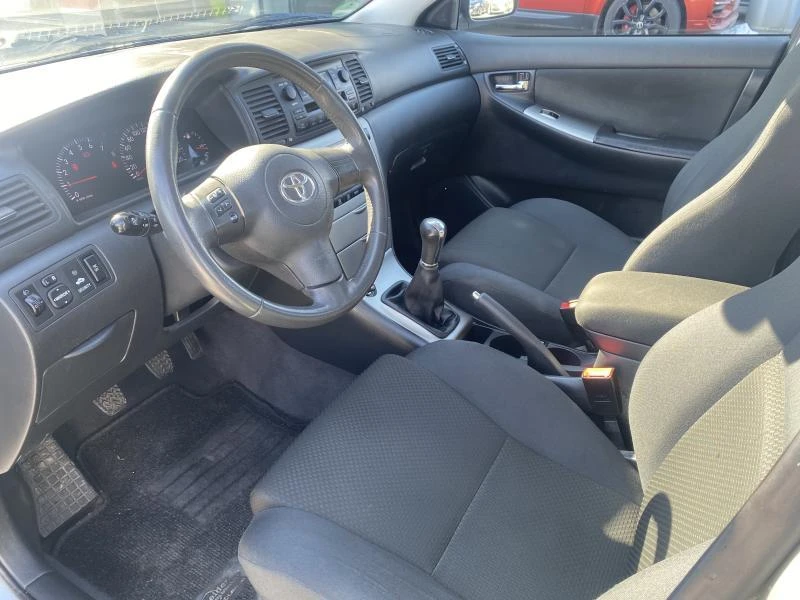 Toyota Corolla 1.6 Linea sol MT, снимка 13 - Автомобили и джипове - 49223626