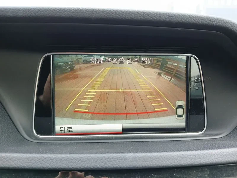 Mercedes-Benz E 250 Cdi 4Matic, снимка 15 - Автомобили и джипове - 53871380