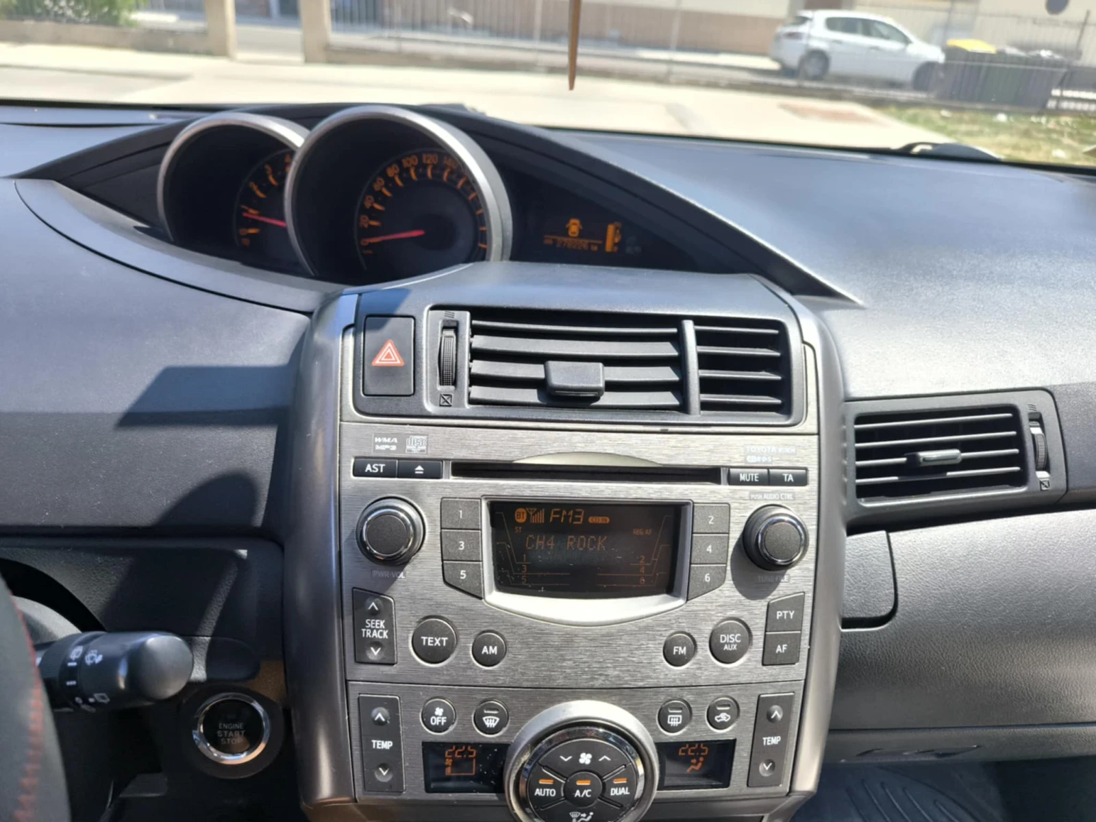 Toyota Verso 2.0 D-4D - изображение 6