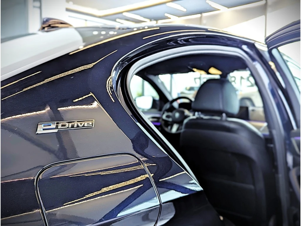 BMW 530E  xDrive* M Pack* ��� ���������* Keyless* ������� | Mobile.bg � ����������� 11