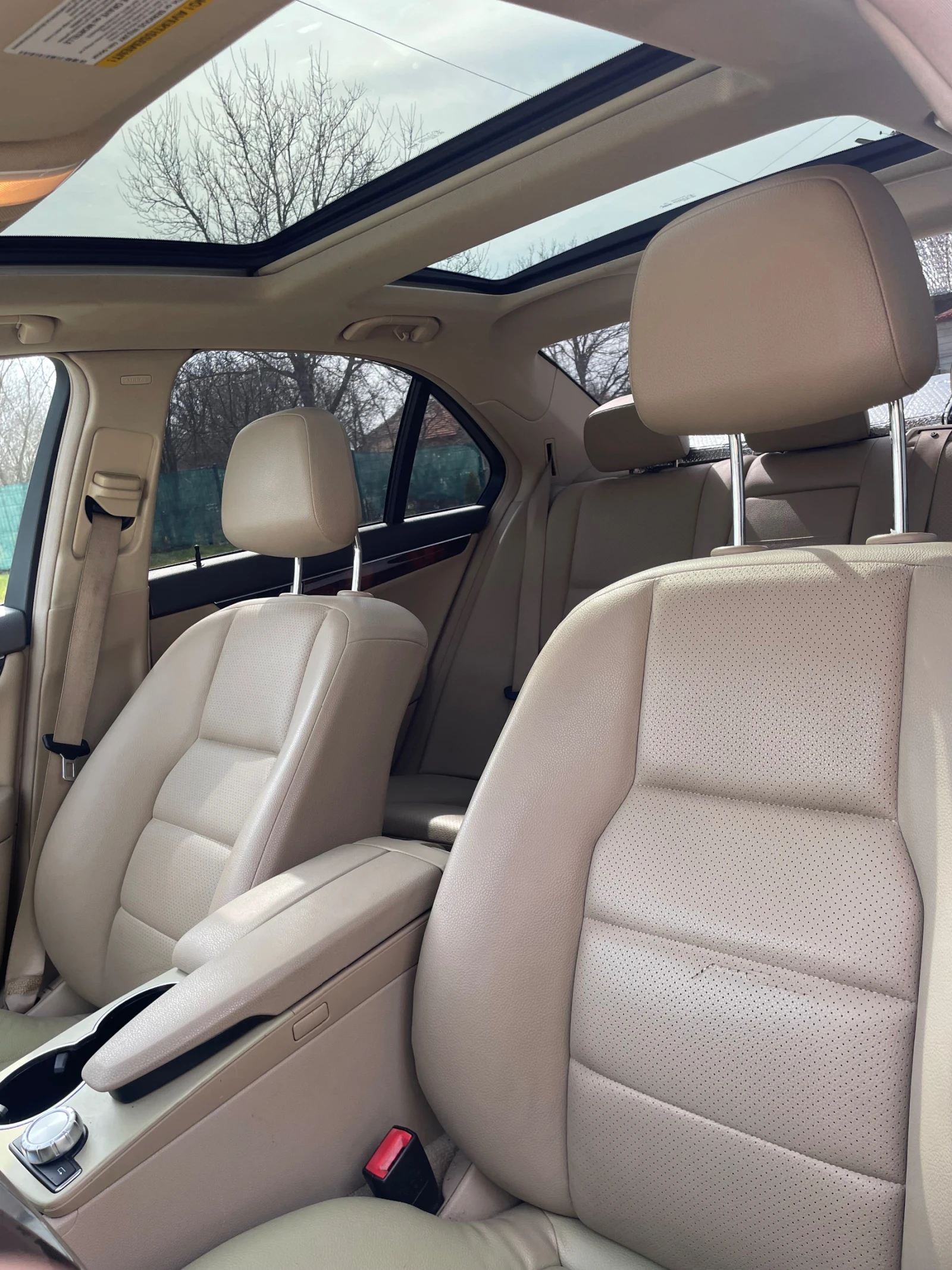 Mercedes-Benz C 350, снимка 13 - Автомобили и джипове - 53754775