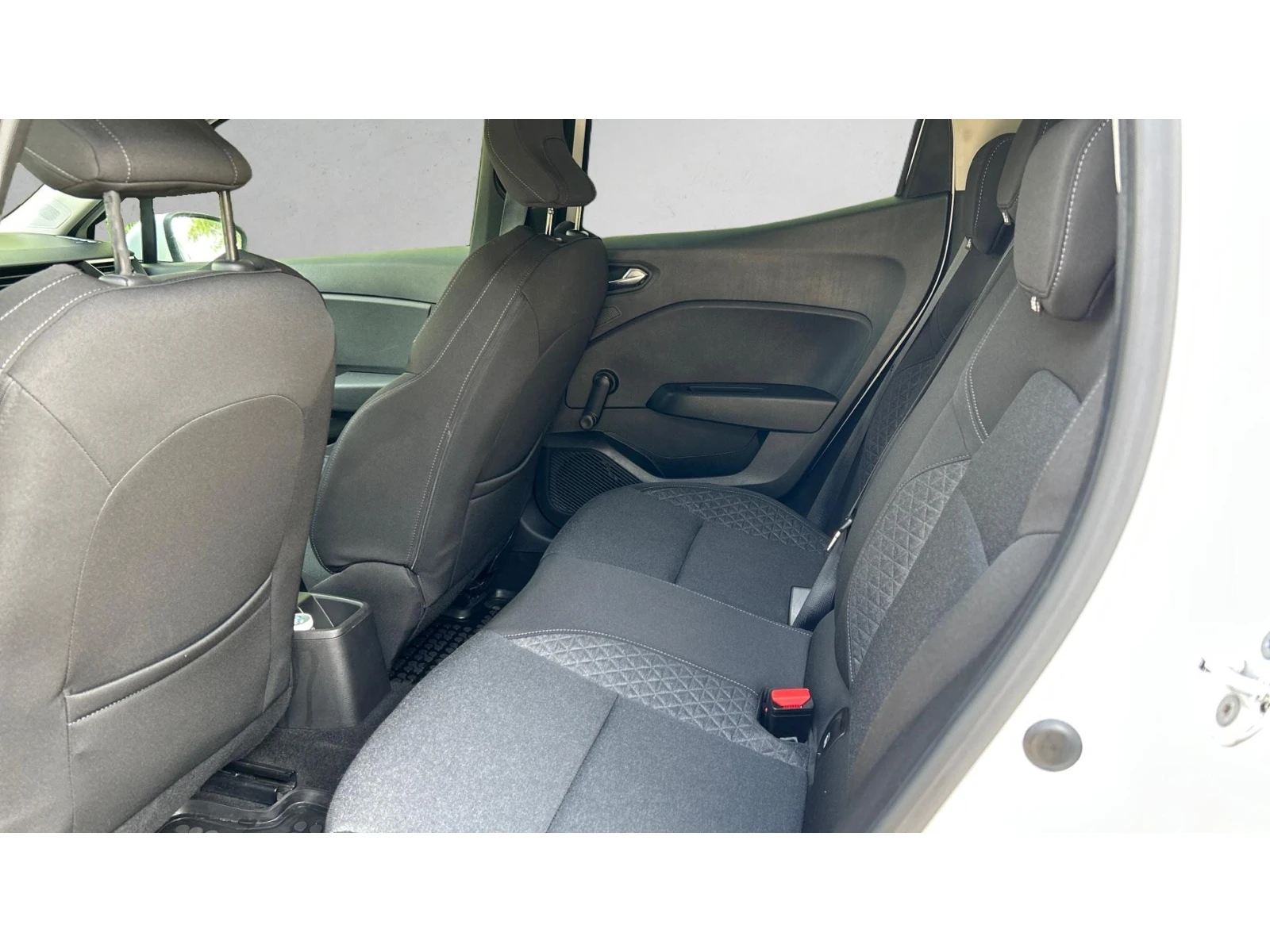 Renault Clio 1.0 TCe 100 A/T, Месечна вноска от 188  , снимка 12 - Автомобили и джипове - 54609405