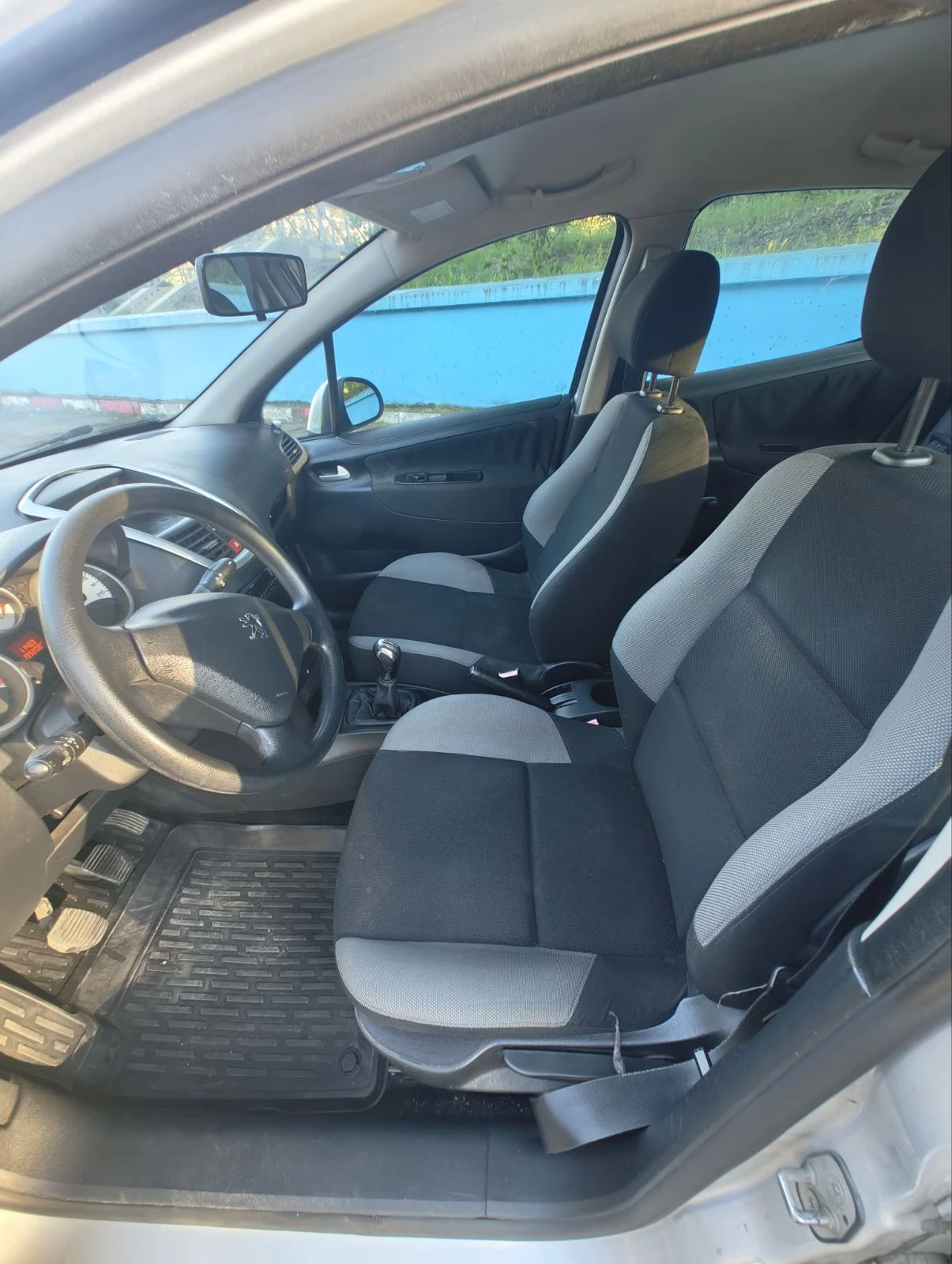 Peugeot 207 HDI, снимка 8 - Автомобили и джипове - 54755344