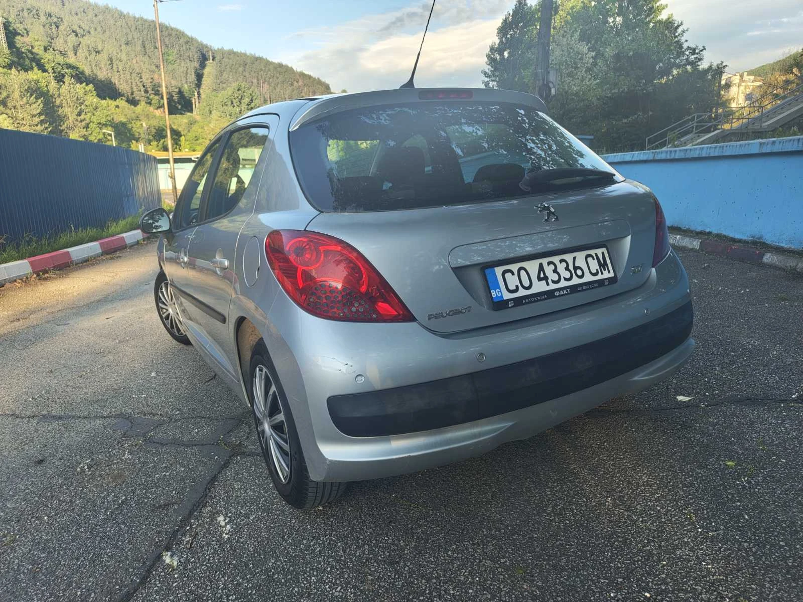 Peugeot 207 HDI, снимка 4 - Автомобили и джипове - 54755344