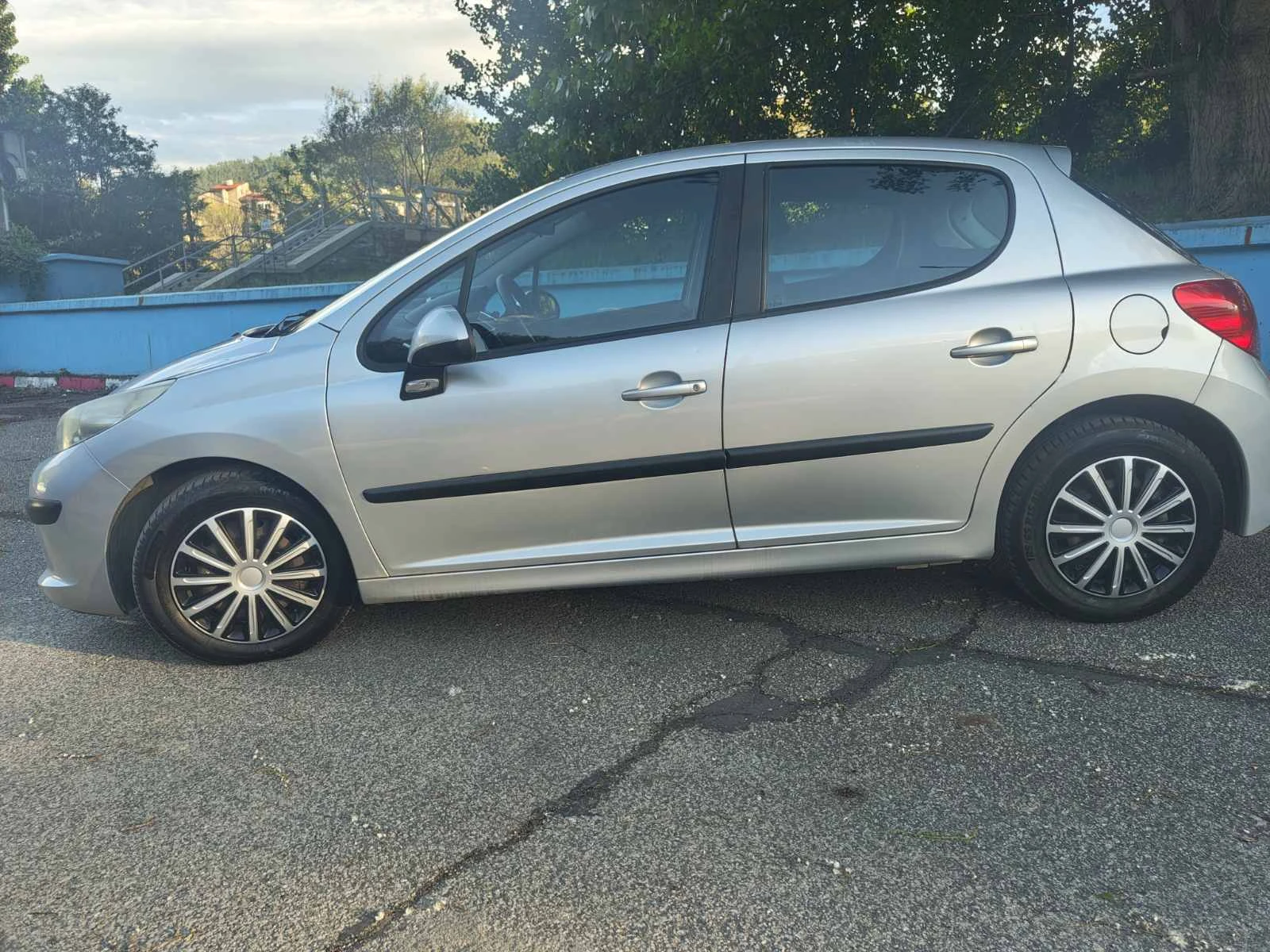 Peugeot 207 HDI, снимка 3 - Автомобили и джипове - 54755344