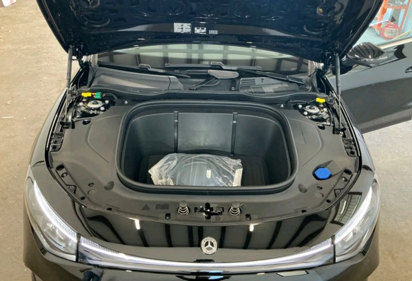 Mercedes-Benz CLA 250 + EQ Technologie Чисто Нов, снимка 13 - Автомобили и джипове - 54973664