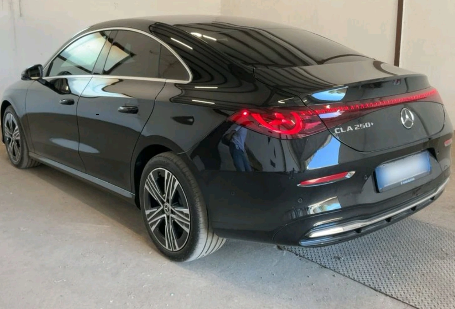 Mercedes-Benz CLA 250 + EQ Technologie Чисто Нов, снимка 2 - Автомобили и джипове - 54973664