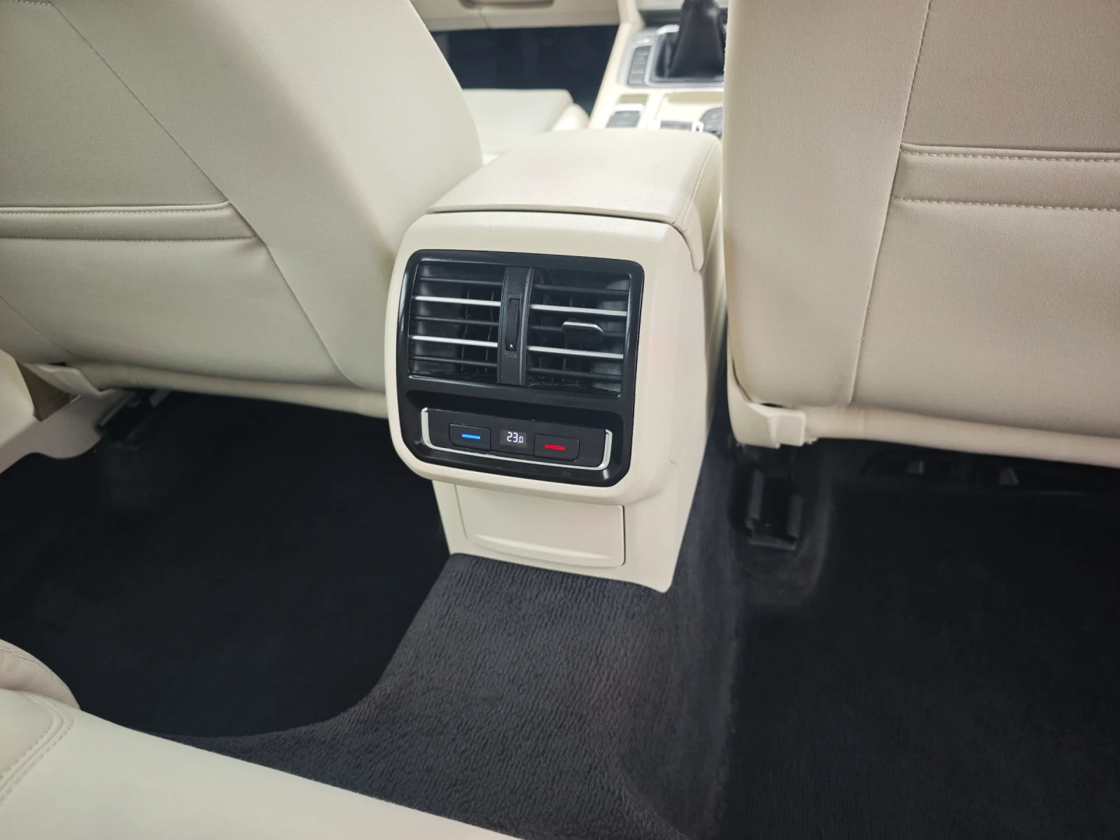 VW Passat 2.0TDI , снимка 12 - Автомобили и джипове - 55406845