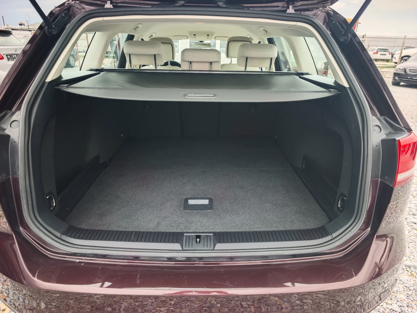 VW Passat 2.0TDI , снимка 16 - Автомобили и джипове - 55406845