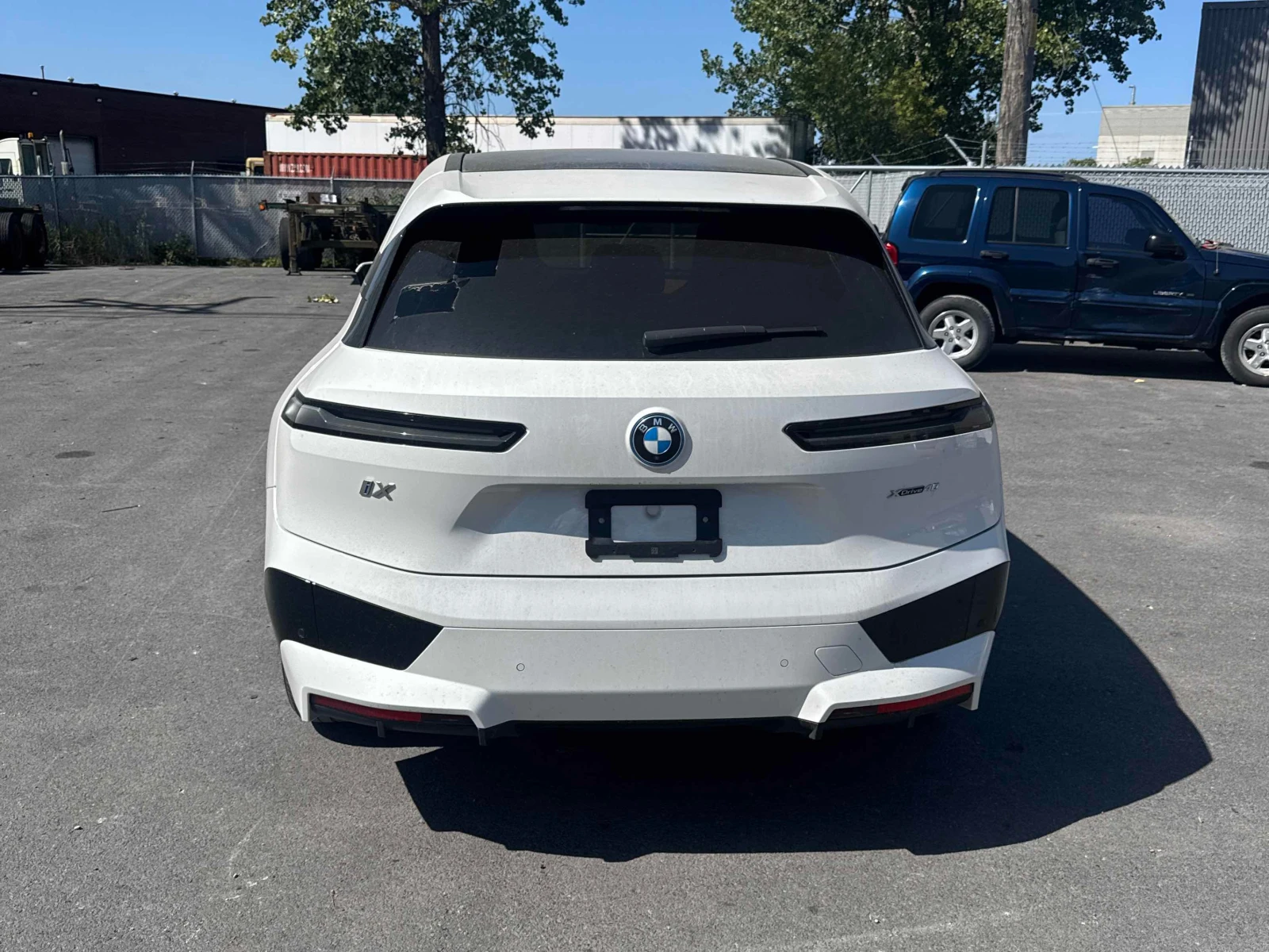 BMW iX xDrive40 | CARFAX | АВТОФИНАНСИРАНЕ, снимка 5 - Автомобили и джипове - 56039972