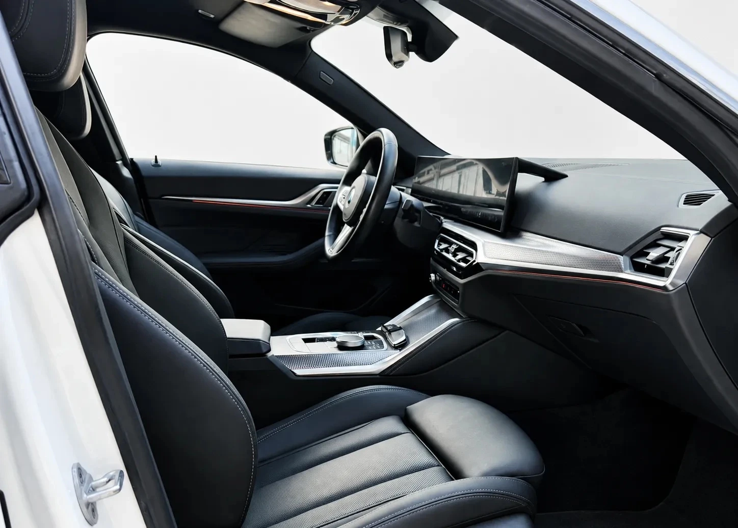 BMW i4 83.9 kWh eDrive 40, снимка 6 - Автомобили и джипове - 56700336