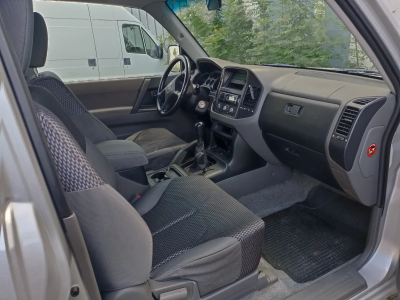 Mitsubishi Pajero, снимка 6 - Автомобили и джипове - 49400423