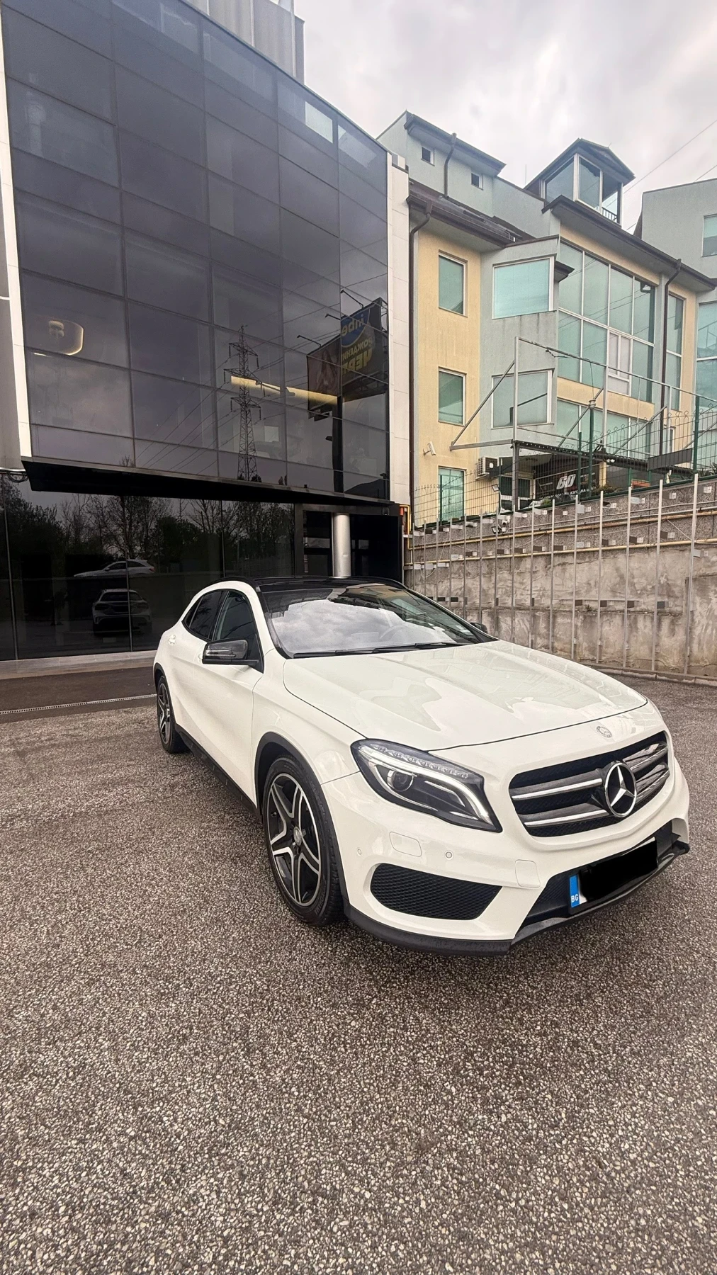 Mercedes-Benz GLA 200 4Matic AMG-Line Панорама Камера Навигация - изображение 3