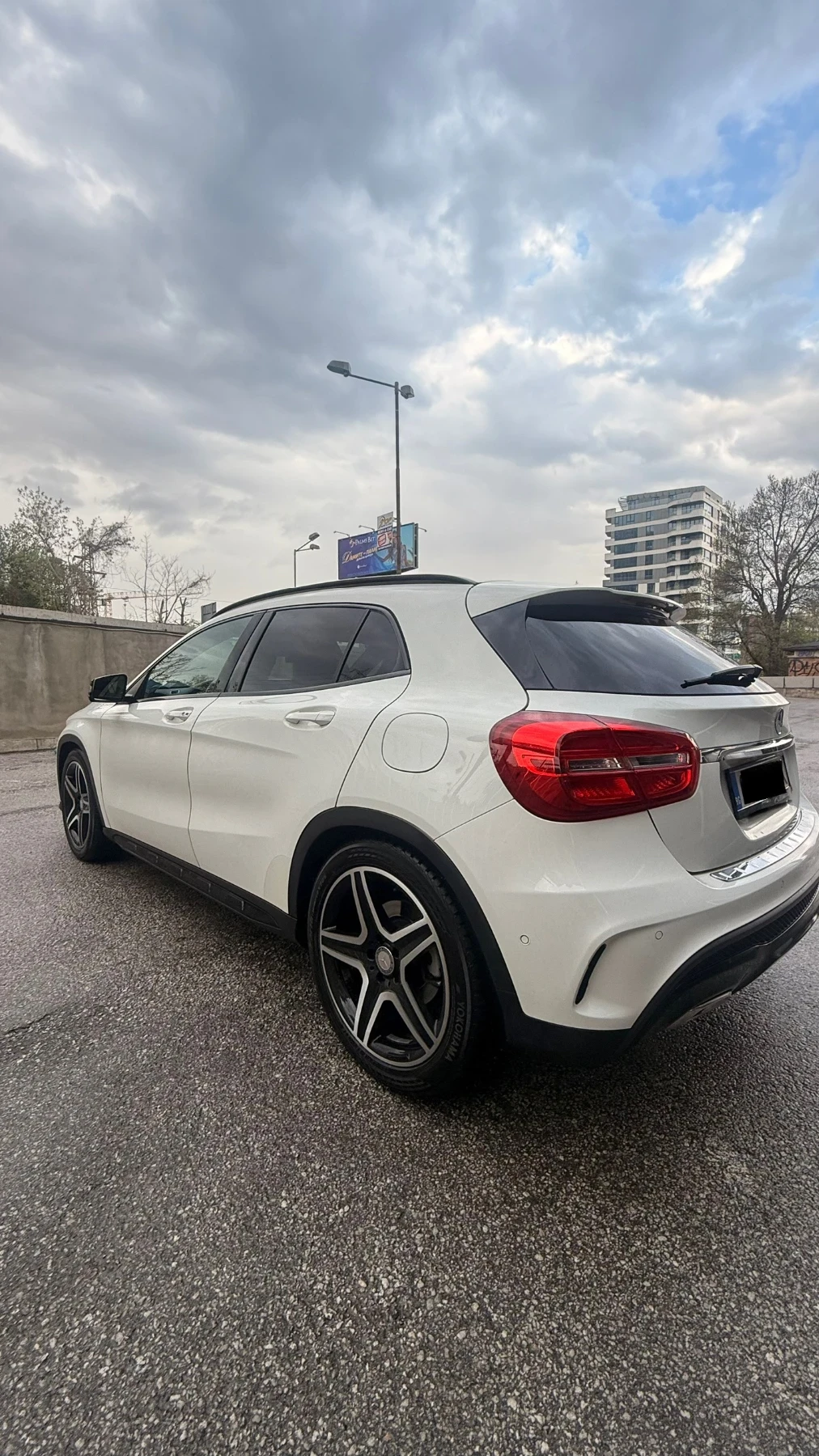 Mercedes-Benz GLA 200 4Matic AMG-Line Панорама Камера Навигация - изображение 9