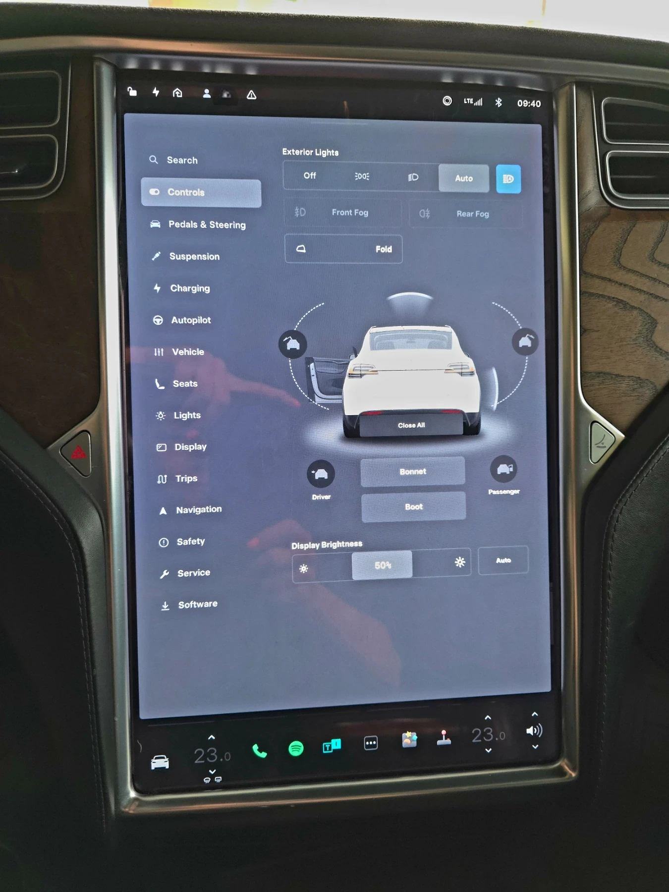 Tesla Model X 75D  - изображение 8