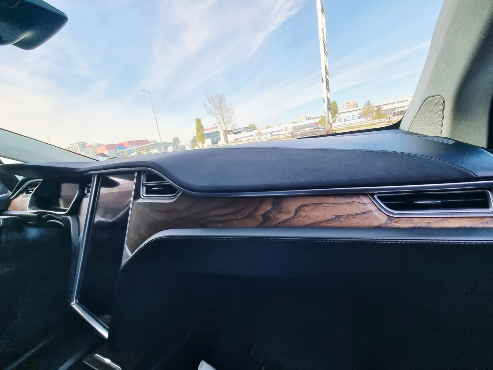 Tesla Model X 75D  - изображение 10