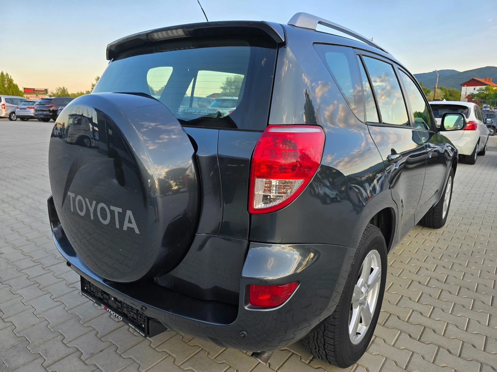 Toyota Rav4 2.2 D4D, 136к.с., 6ск., Кожа, Подгрев, Keyless! - изображение 5