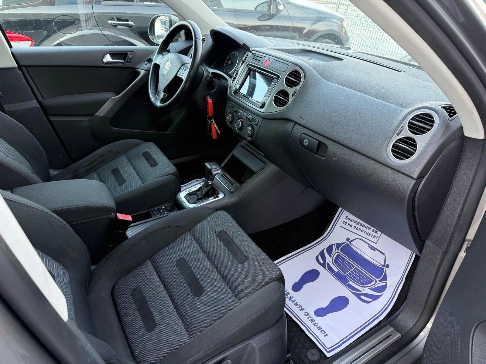 VW Tiguan 2.0TDI 4x4 PANO NAVI - изображение 8