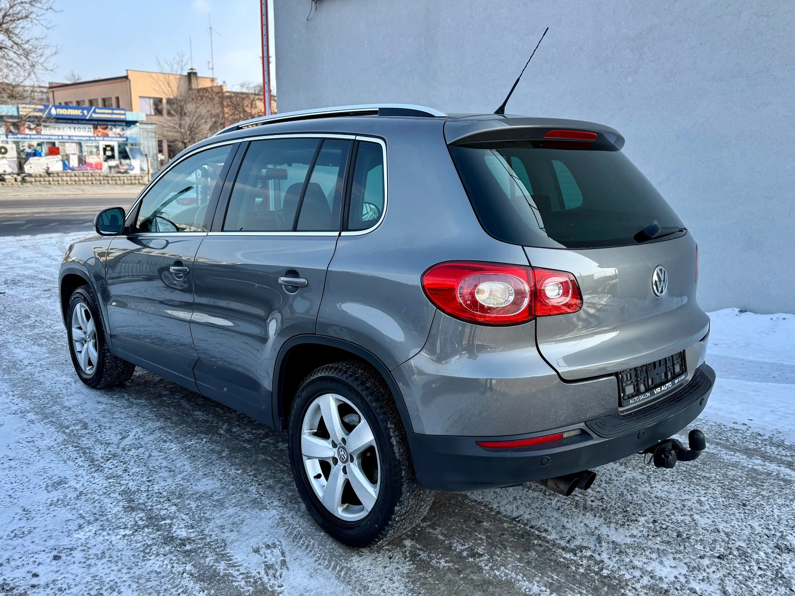 VW Tiguan 2.0TDI 4x4 PANO NAVI - изображение 3