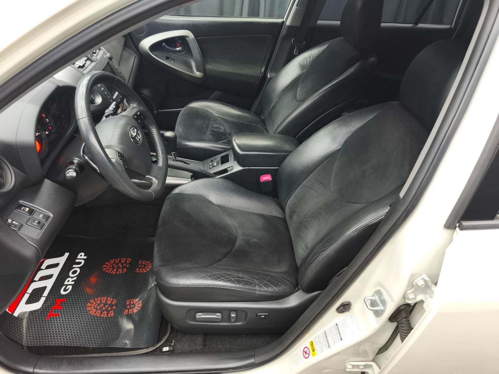 Toyota Rav4 2.2D 150k.c Automatic 4x4 Crossover , снимка 8 - Автомобили и джипове - 53864564