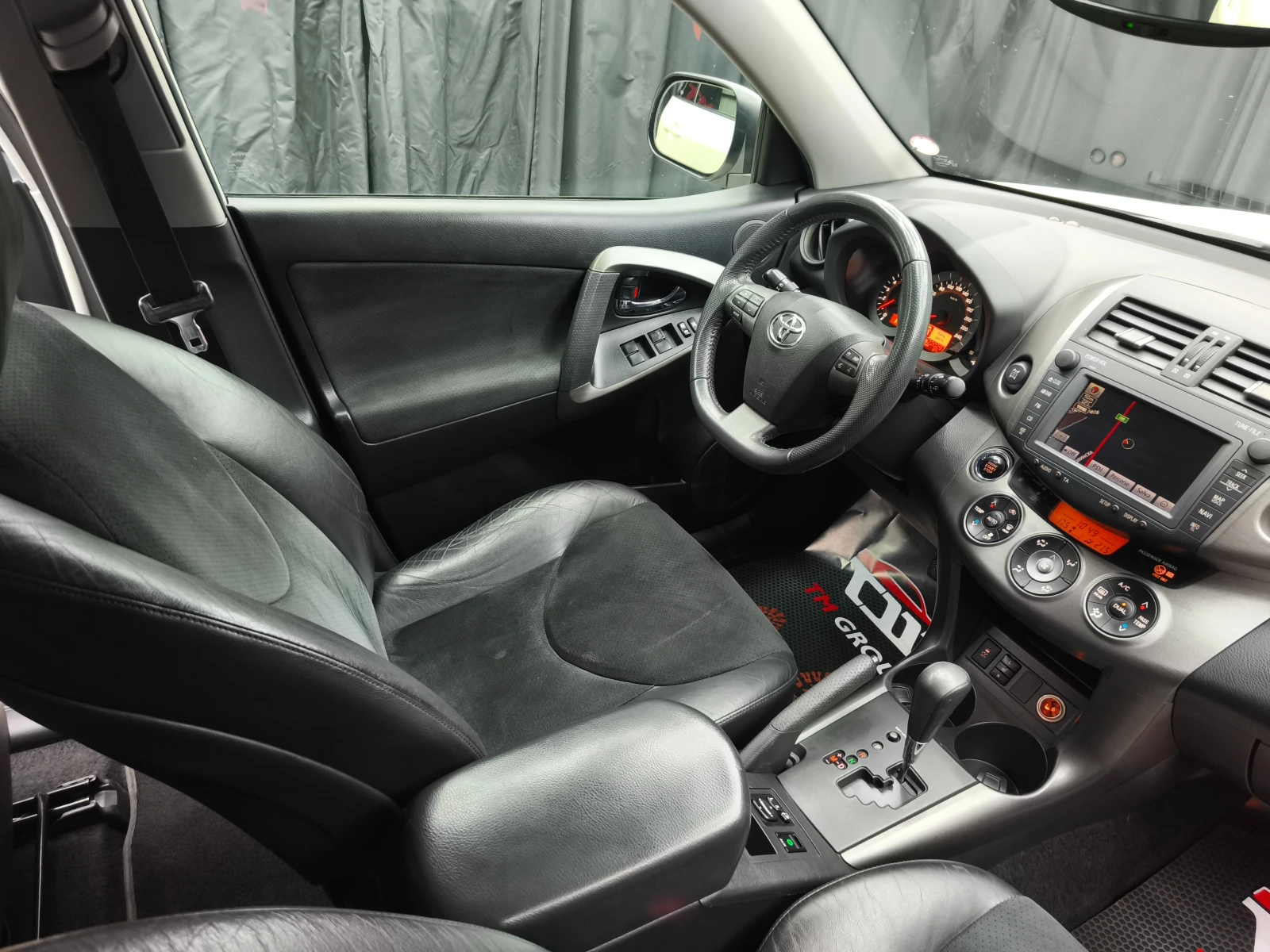 Toyota Rav4 2.2D 150k.c Automatic 4x4 Crossover , снимка 11 - Автомобили и джипове - 53864564