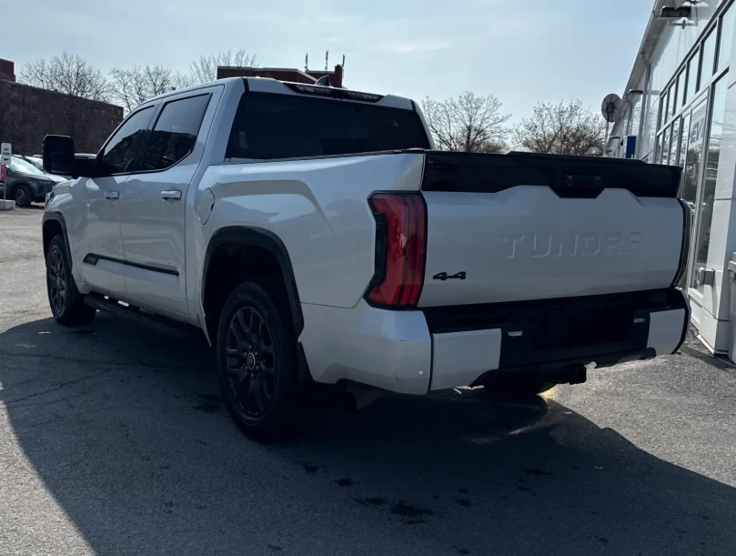 Toyota Tundra PLATINUM* HEAD UP* COOLED&HEATED SEATS* LANE ASSIS, снимка 6 - Автомобили и джипове - 53965718