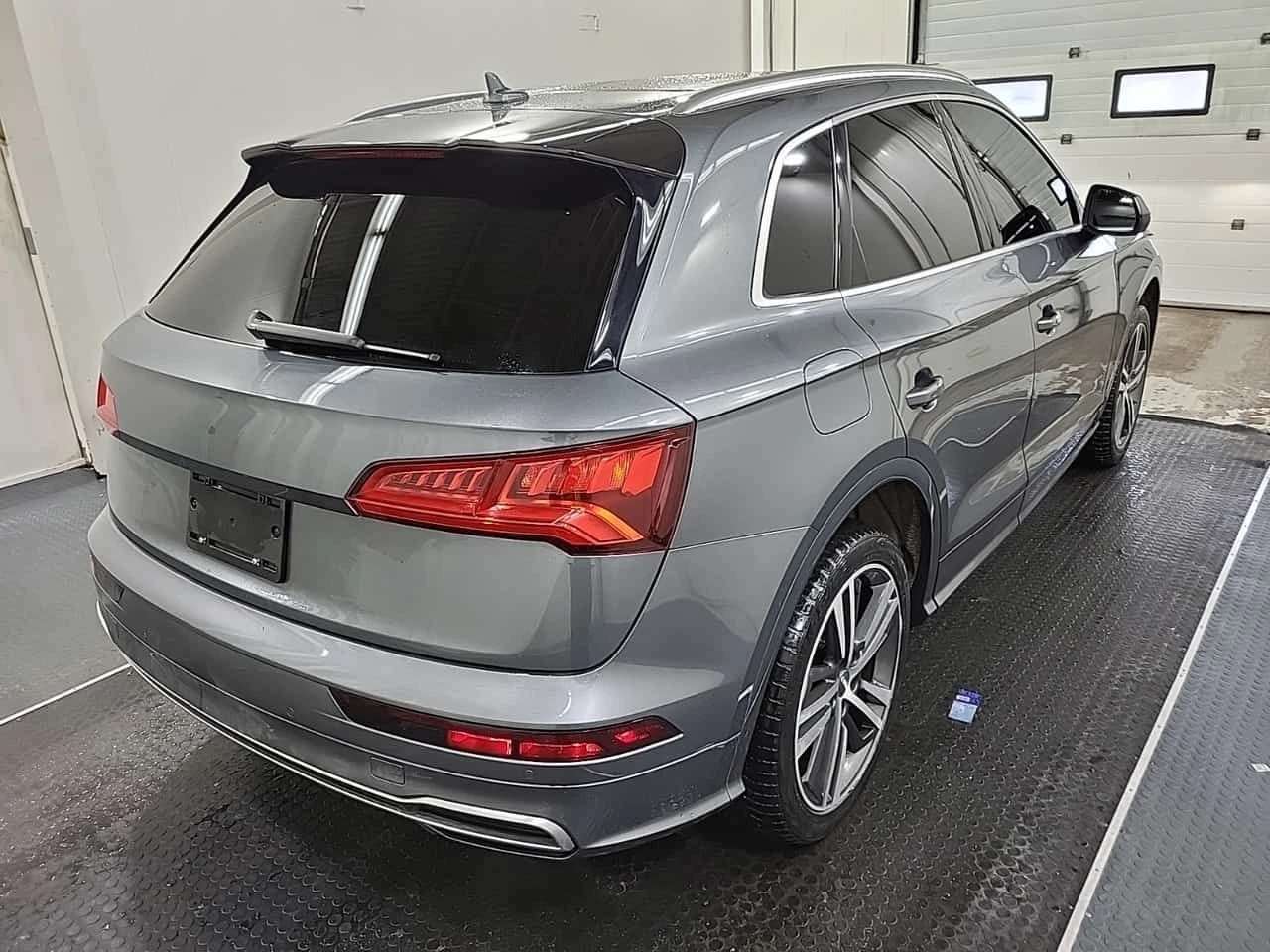 Audi Q5 * PROGRESSIV * PANO * ПОДГРЕВИ * CARFAX, снимка 13 - Автомобили и джипове - 54108799