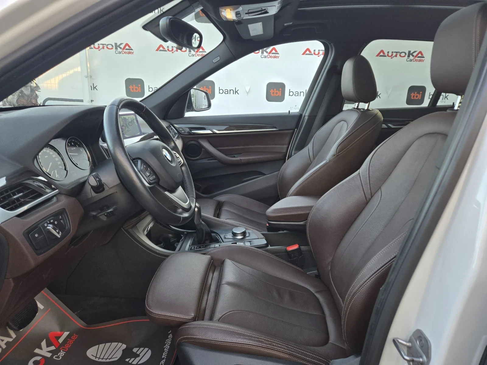 BMW X1 228кс= xDrive= M Package= PANO= HUD= CAM= KEYLESS, снимка 7 - Автомобили и джипове - 54714785