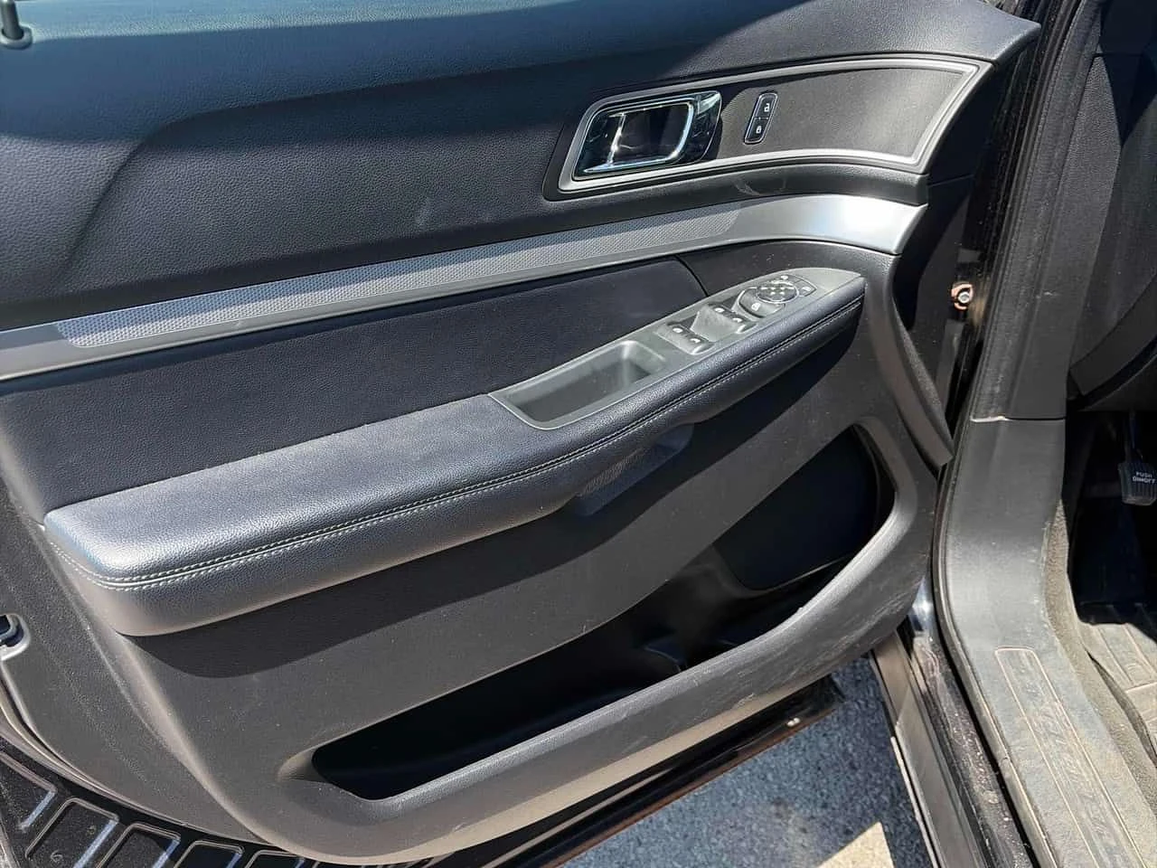 Ford Explorer * XLT * CARFAX * ПОДГРЕВИ * KEYLESS * АВТОКРЕДИТ, снимка 12 - Автомобили и джипове - 54755558