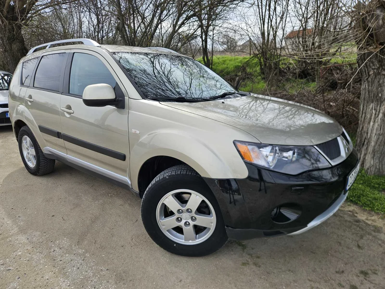Mitsubishi Outlander 2.4, снимка 2 - Автомобили и джипове - 55206938