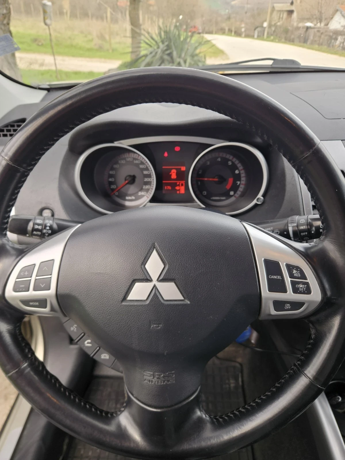 Mitsubishi Outlander 2.4, снимка 7 - Автомобили и джипове - 55206938