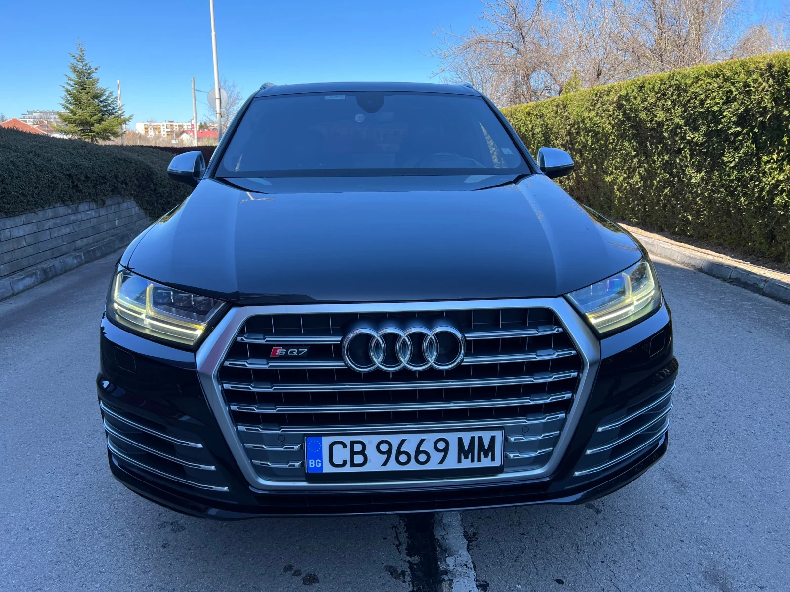 Audi SQ7 EXCLUSIVE/BOSE/CARBON/MATRIX/7M/MASSAGE/ВАКУУМ/ПАН, снимка 2 - Автомобили и джипове - 56171174